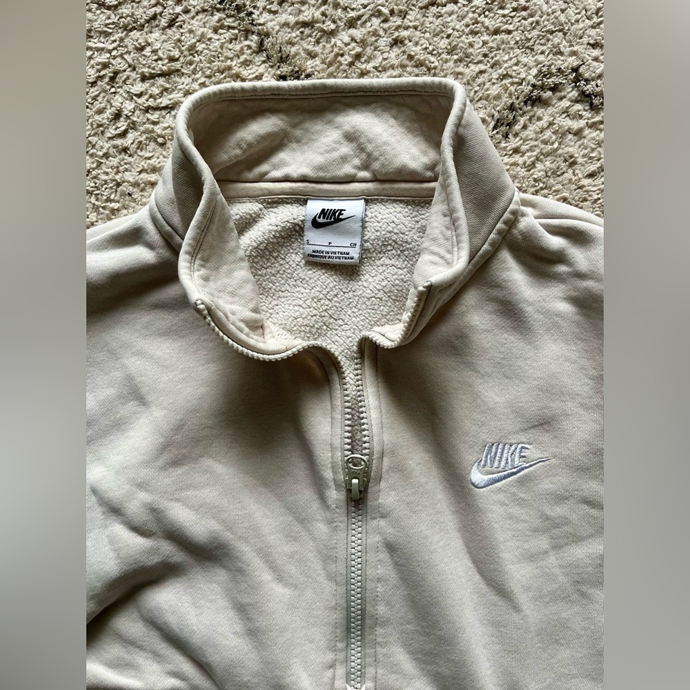 Nike pullover. Quarter zip.